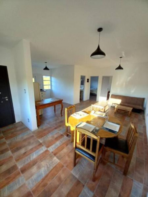 Comoda casa con jardin en Colonia del Sacramento